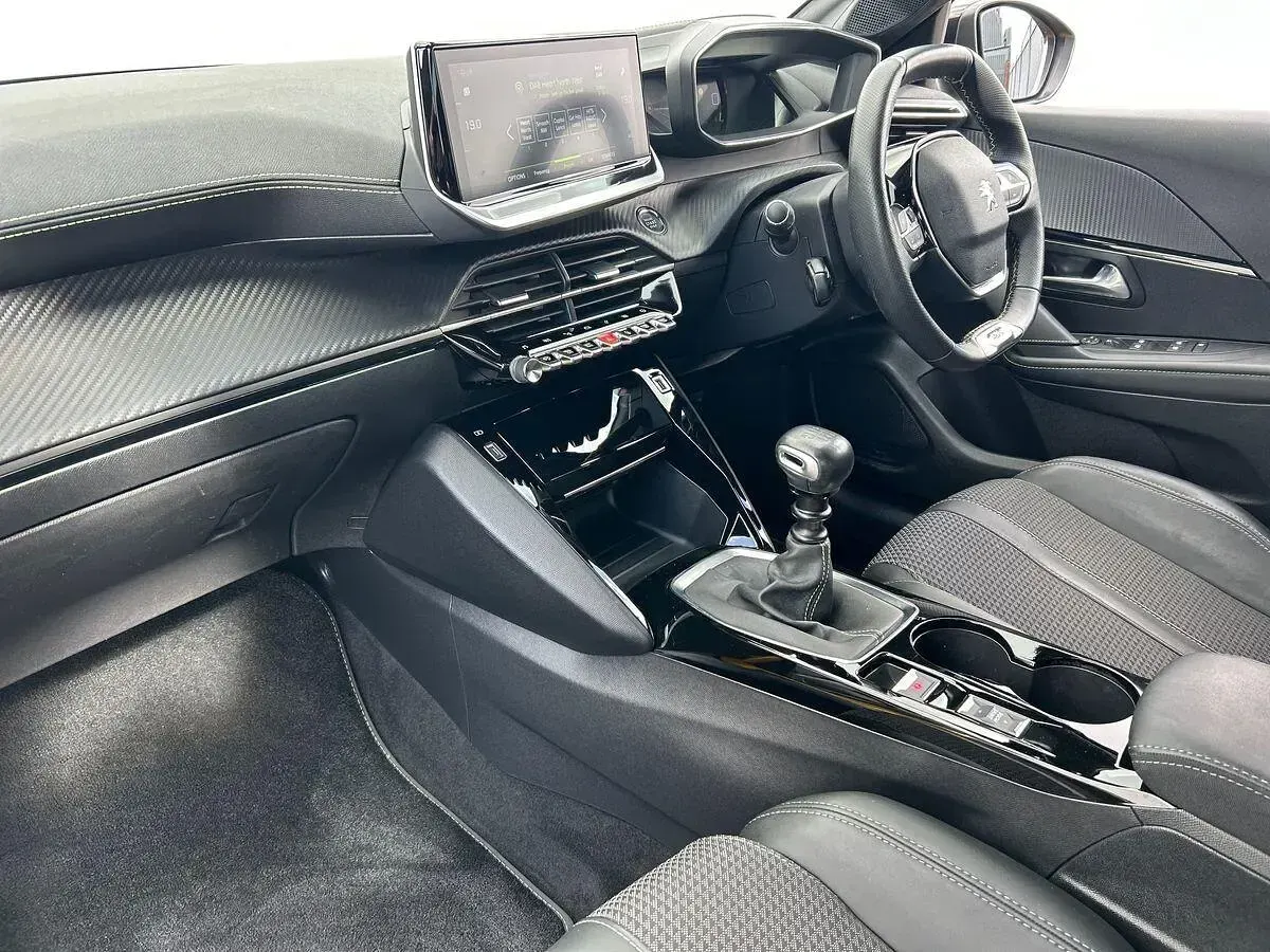 Usado Peugeot 208 GT 100 HP (73 kW) 2022 Amarelo Citadino