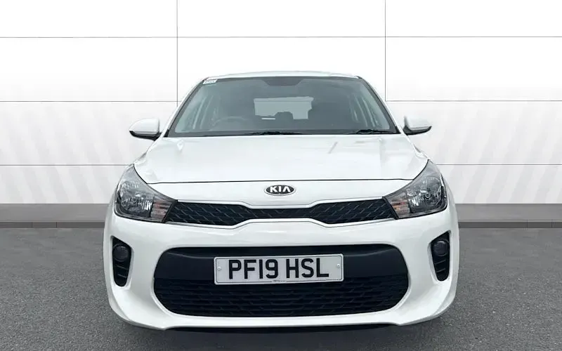Used Kia Rio 84 HP (61 kW) 2019 White Hatchback