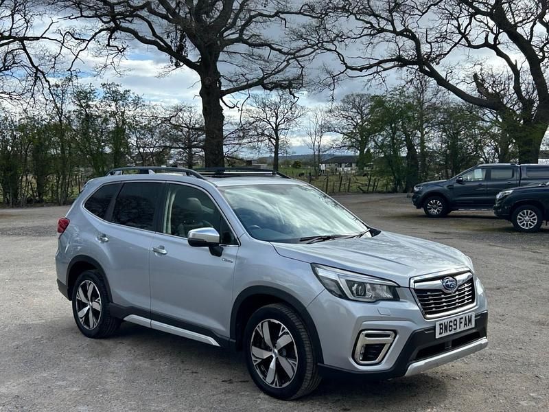 Begagnad Subaru Forester Premium 150 HK (110 kW) 2019 Silver SUV