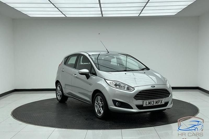 Silver Used 2013 Ford Fiesta Zetec Hatchback | £4,595 (Fair price) - Image 1/1