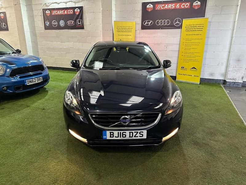 Used Volvo V40 2016 Blue Hatchback