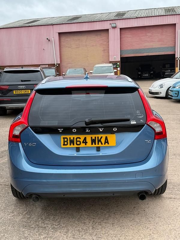Used Volvo V60 150 HP (110 kW) 2014 Blue Estate