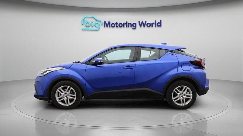 Used Toyota C-HR 122 HP (89 kW) 2022 Blue SUV