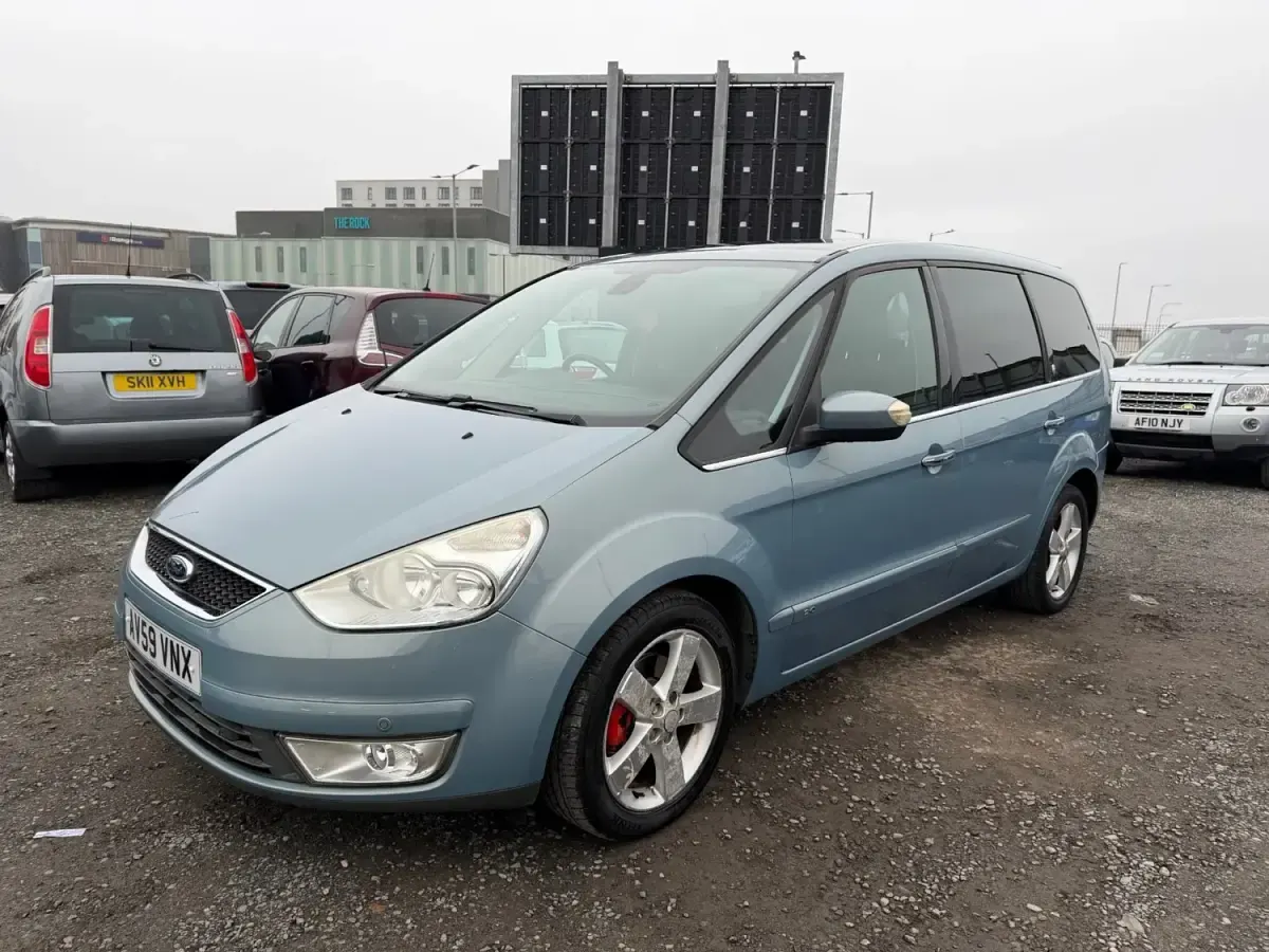 Begagnad Ford Galaxy Ghia 140 HK (102 kW) 2009 Blå Minibuss