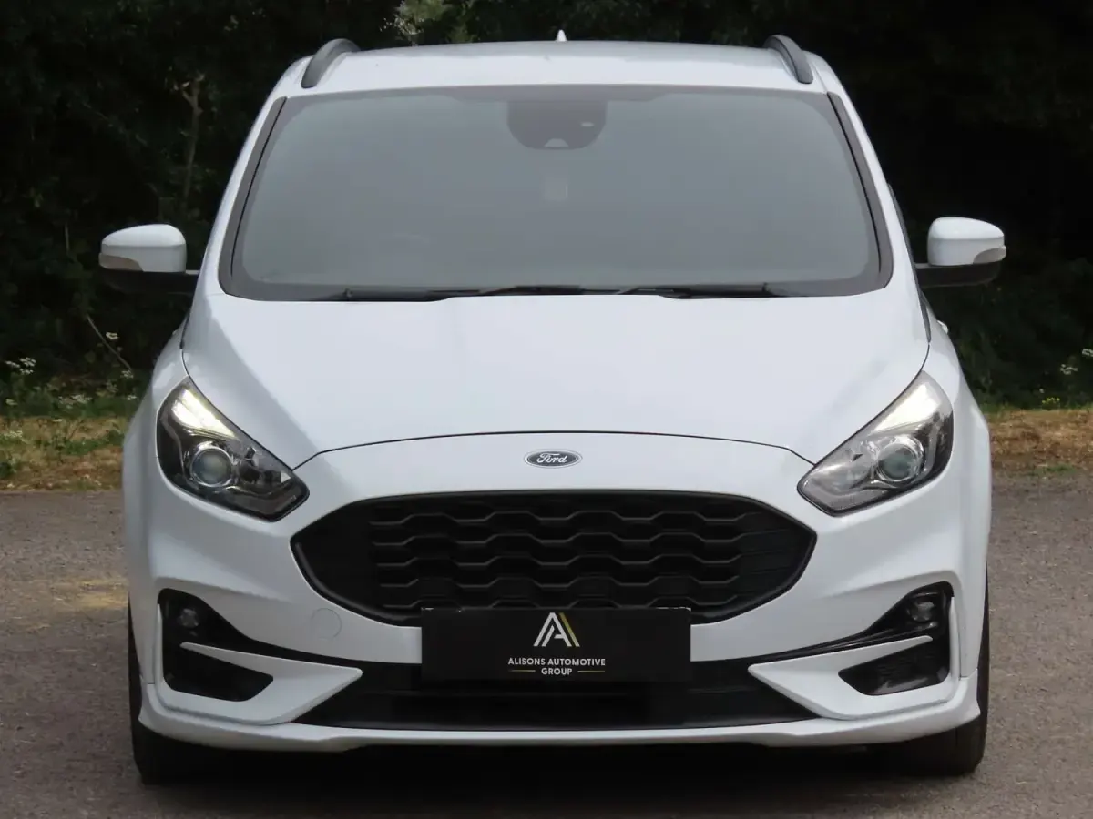 Used Ford S-MAX ST-Line 190 HP (139 kW) 2021 White MPV