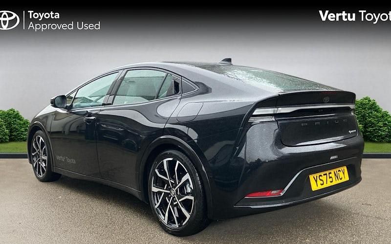 Used Toyota Prius 223 HP (164 kW) 2025 Black Hatchback