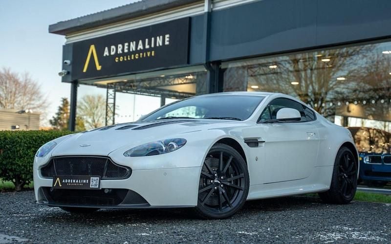 Used Aston Martin V12 Vantage 2010 White Coupe