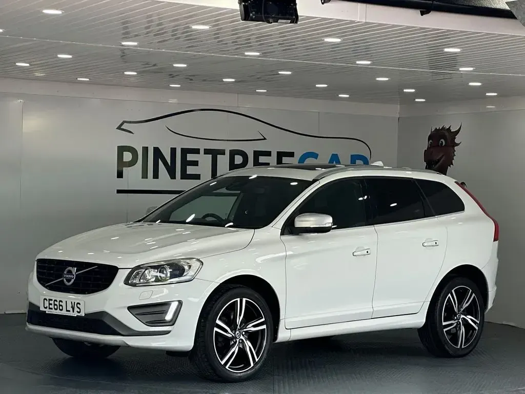 Used Volvo XC60 R-Design 2016 White SUV