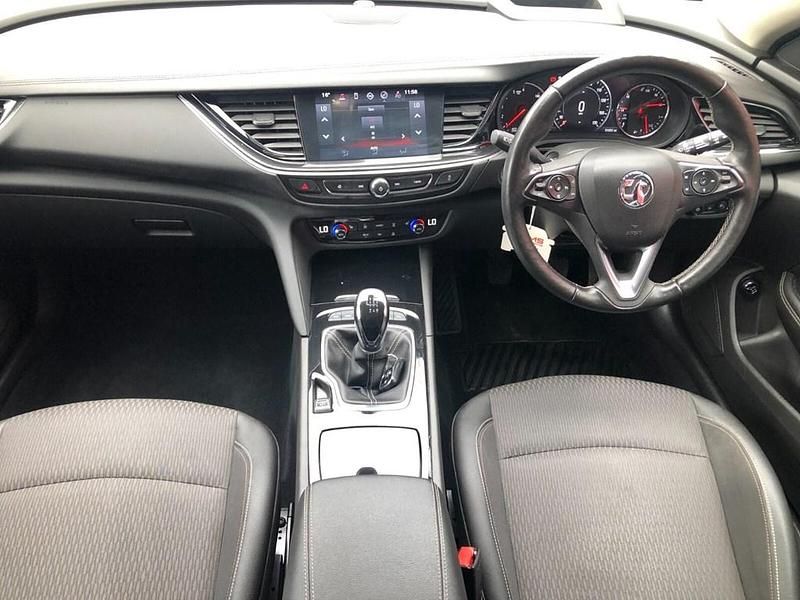 Used Vauxhall Insignia Country Tourer 168 HP (123 kW) 2017 Flip chip Estate