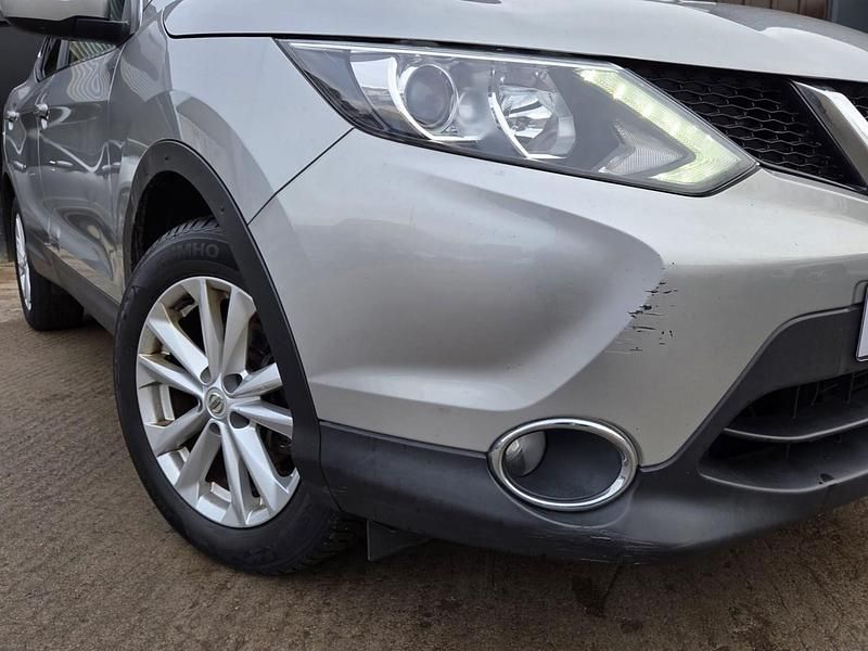 Used Nissan Qashqai Acenta 110 HP (80 kW) 2017 Silver SUV
