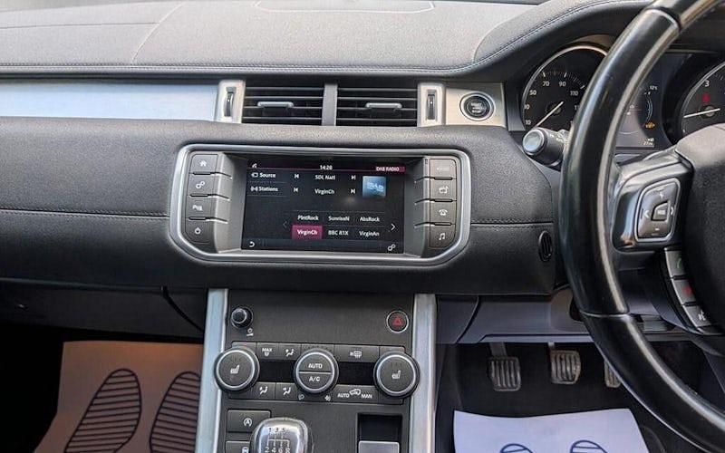 Used Land Rover Range Rover evoque SE 240 HP (176 kW) 2017 Hatchback