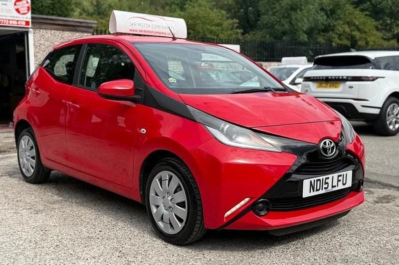 Red Used 2015 Toyota Aygo X-play Hatchback | £4,995 (Good price) - Image 1/1
