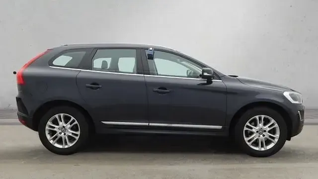 Used Volvo XC60 SE Lux 190 HP (139 kW) 2015 Grey SUV