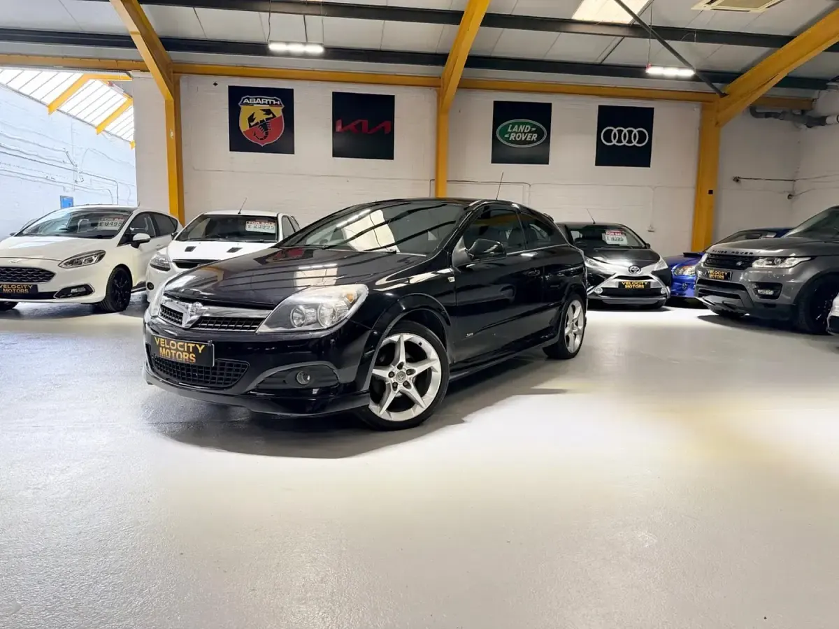Used Vauxhall Astra SRi 138 HP (101 kW) 2009 Black Hatchback