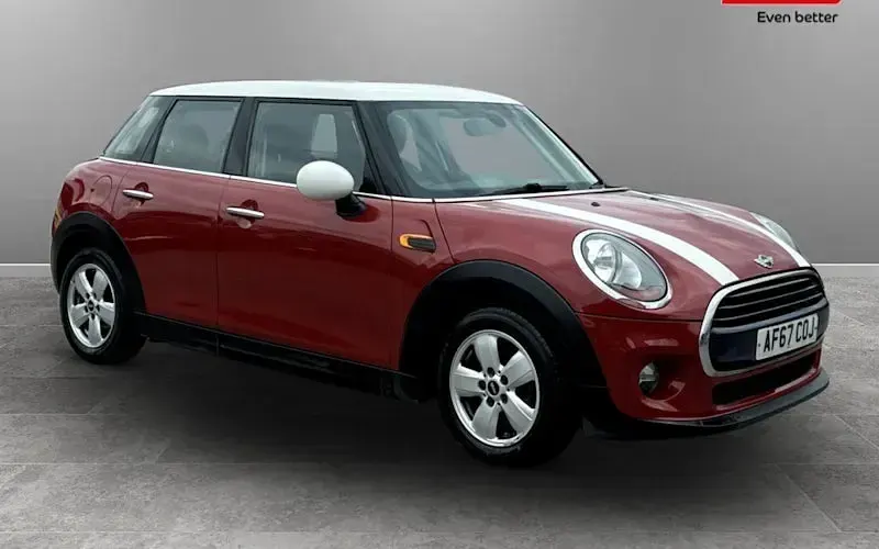 Begagnad Mini Cooper Hatch 136 HK (100 kW) 2017 Halvkombi