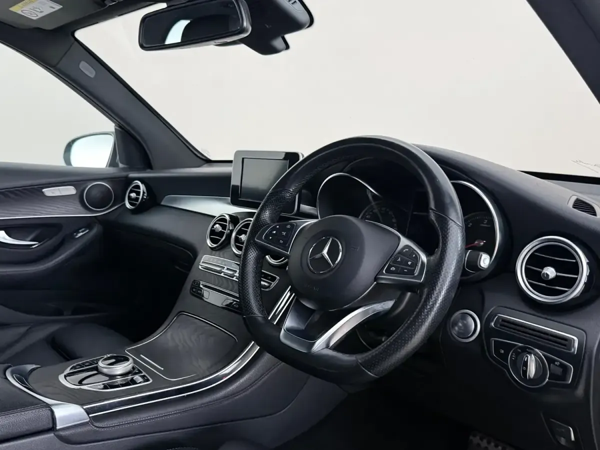 Used Mercedes GLC220 AMG line 170 HP (125 kW) 2018 Grey SUV