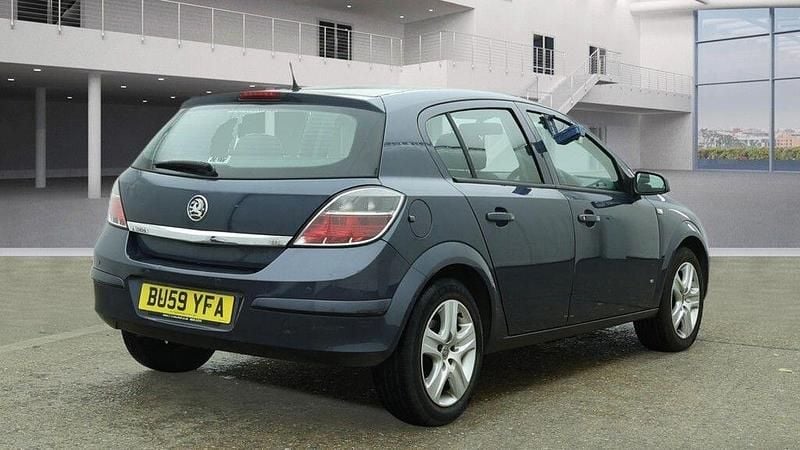 Used Vauxhall Astra Club 2009 Blue Hatchback