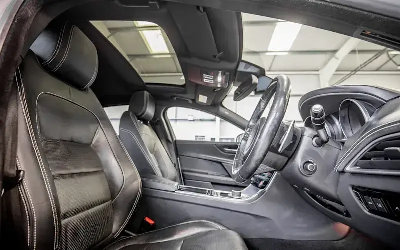 Used Jaguar XE R-Sport 179 HP (131 kW) 2019 Sedan