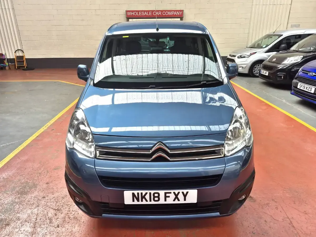 Used Citroën Berlingo Feel 100 HP (73 kW) 2018 Blue MPV