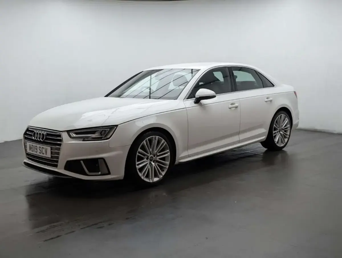 Used Audi A4 S-Line 150 HP (110 kW) 2019 White Sedan
