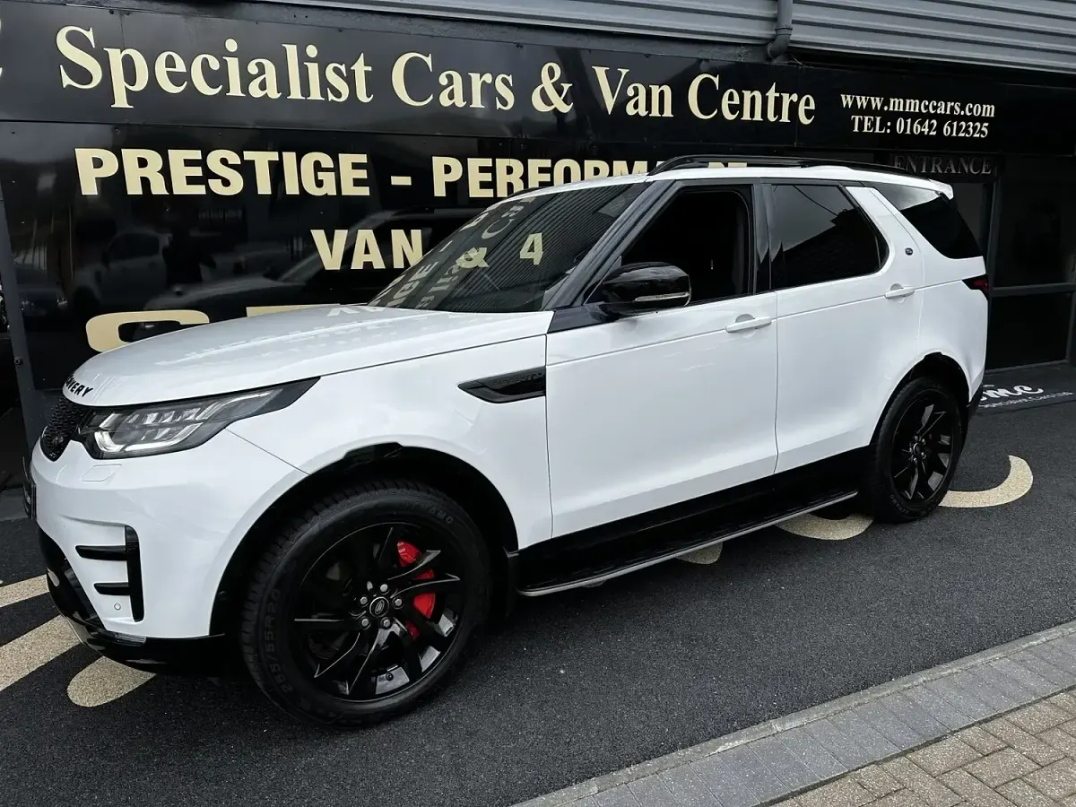 Usado Land Rover Discovery 5 Landmark 306 HP (225 kW) 2020 Branco SUV