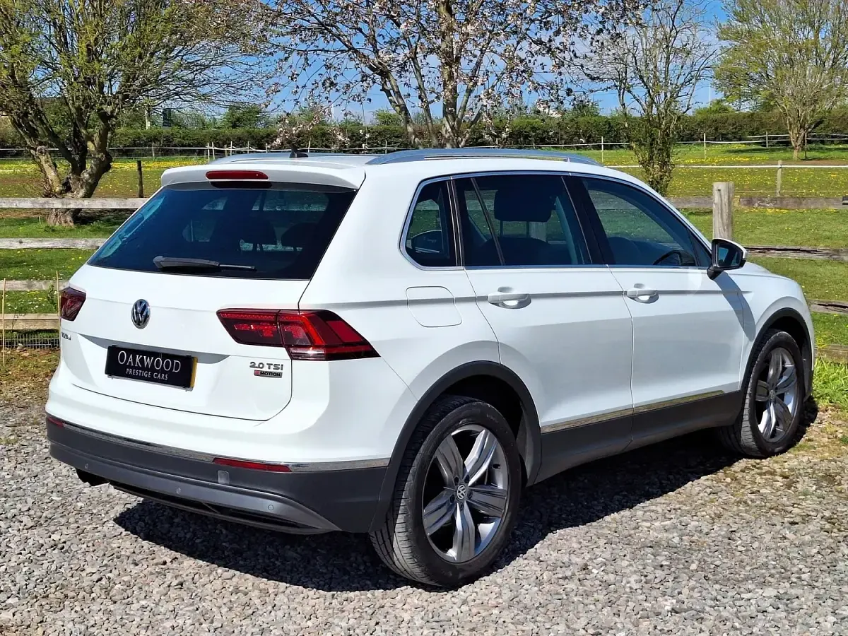 Used VW Tiguan SEL 180 HP (132 kW) 2017 White SUV