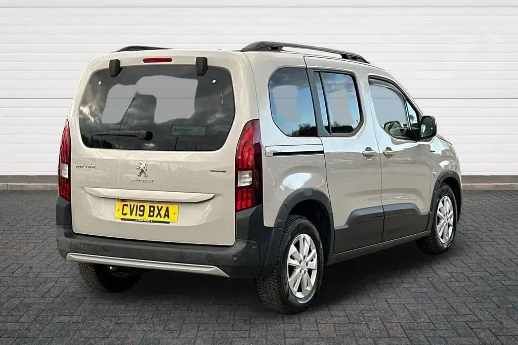 Used Peugeot Rifter GT-line 130 HP (95 kW) 2019 Beige MPV