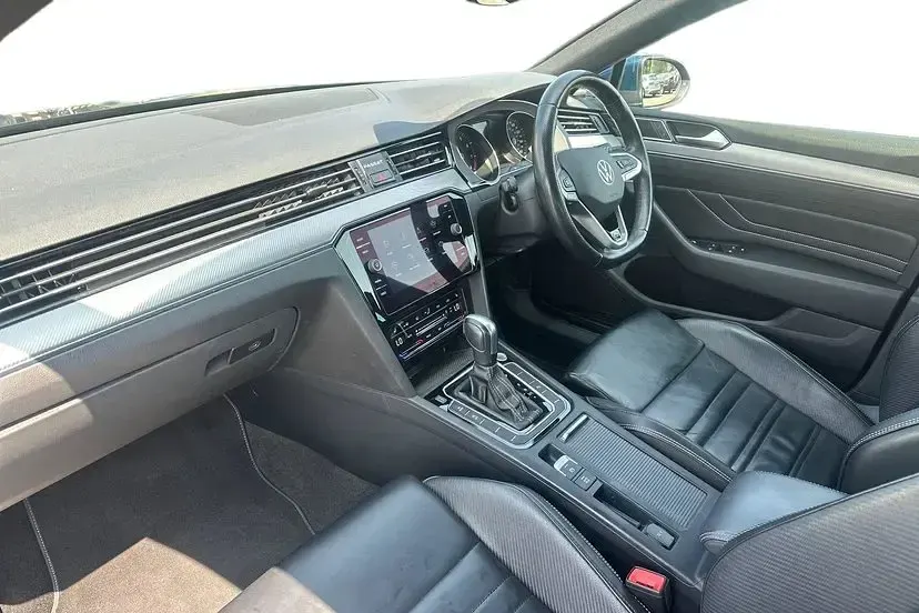 Used VW Passat R-line 150 HP (110 kW) 2021 Aquamarine blue Sedan
