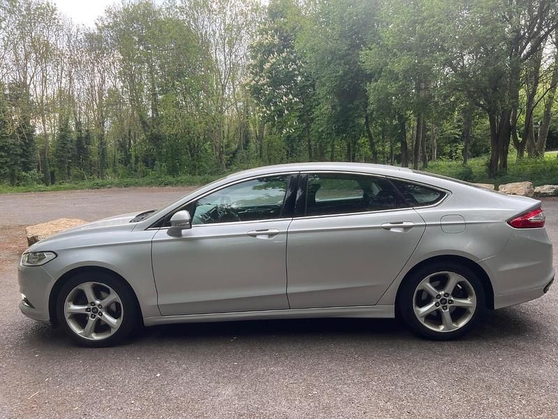 Used Ford Mondeo Titanium 180 HP (132 kW) 2017 Silver Hatchback