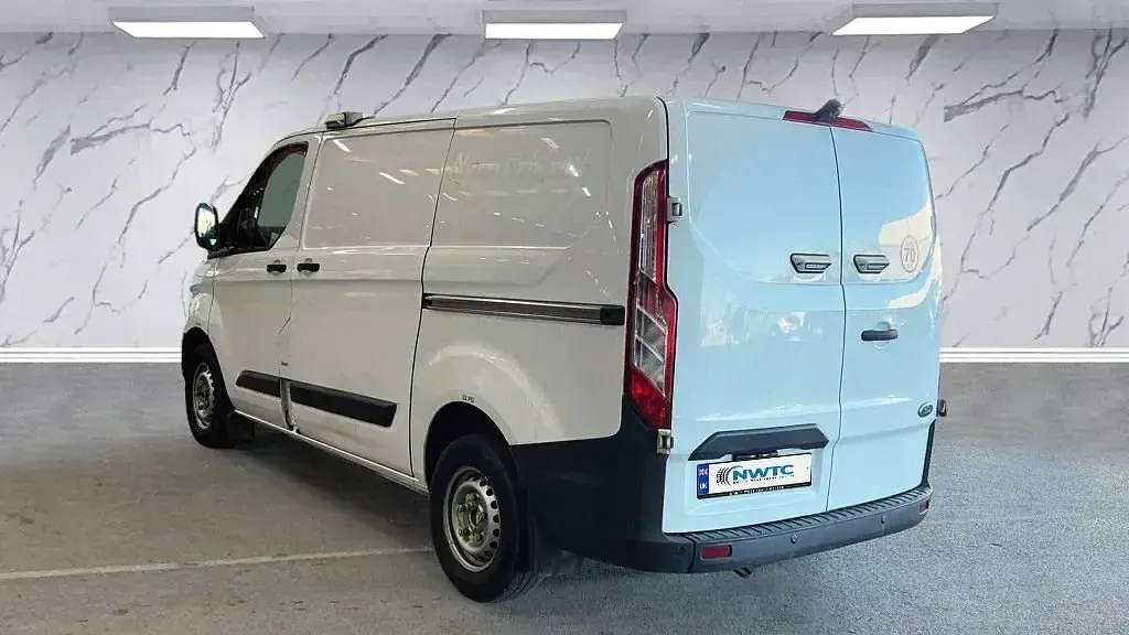 Usado Ford Transit Custom S 104 HP (76 kW) 2018 Branco Van