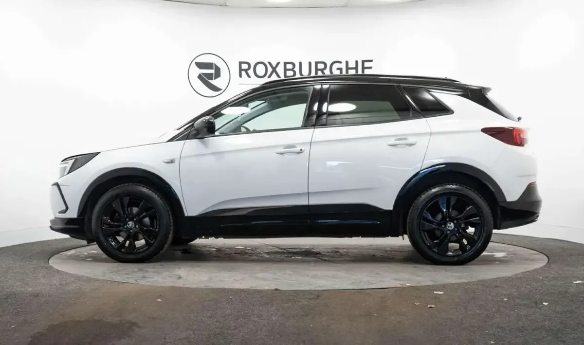 Second-hand Vauxhall Grandland X GS Line 130 CP (95 kW) 2022 Alb SUV