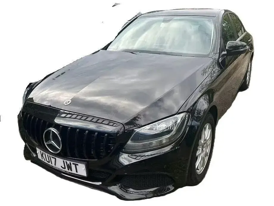 Używany Mercedes C220 SE 170 KM (125 kW) 2017 Czarny Sedan/Limuzyna