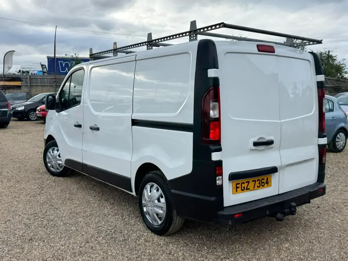 Usado Renault Trafic Business 2017 Branco Monovolume