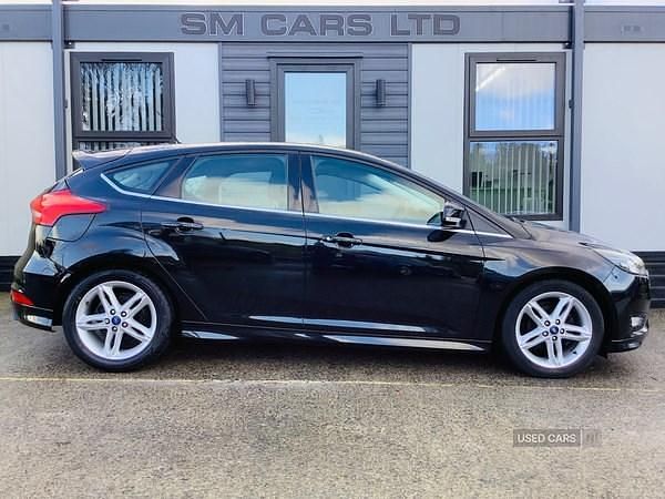Used Ford Focus Zetec 115 HP (84 kW) 2015 Black Hatchback