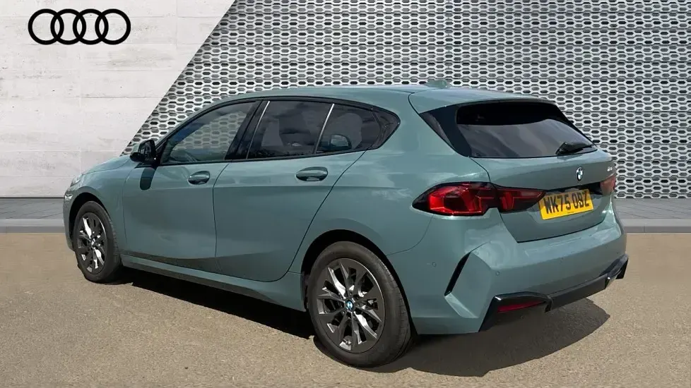 Used BMW 120 Sport Line 156 HP (114 kW) 2025 Green Hatchback