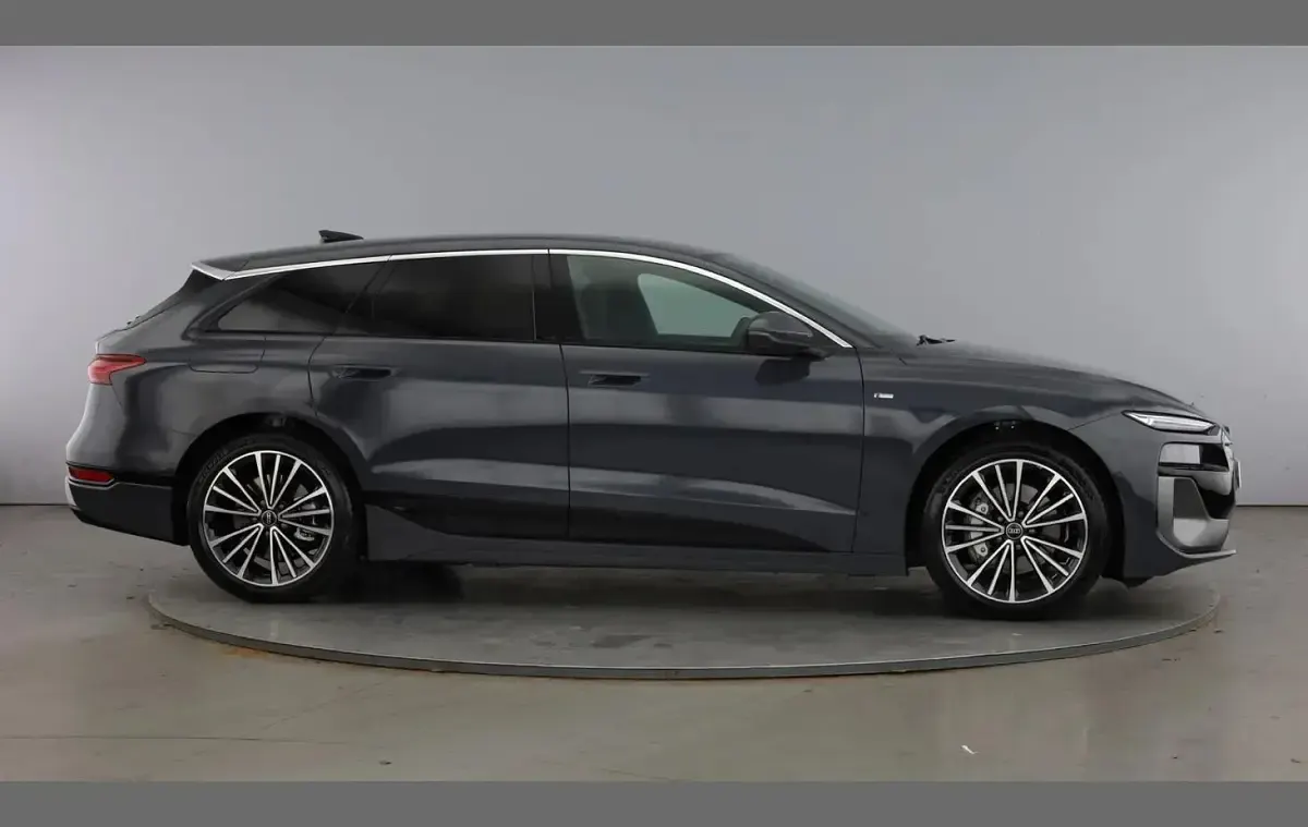 Nouă Audi e-tron S-Line 310 kW (422 CP) 2025 Gri SUV