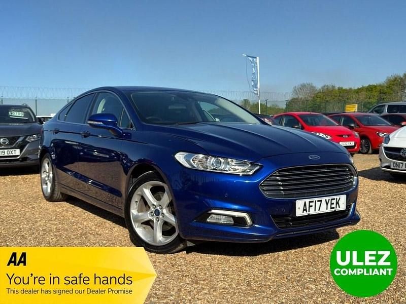 Begagnad Ford Mondeo Titanium 180 HK (132 kW) 2017 Blå Halvkombi