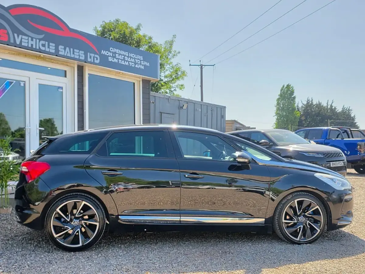 Used Citroën DS5 2014 Black Hatchback