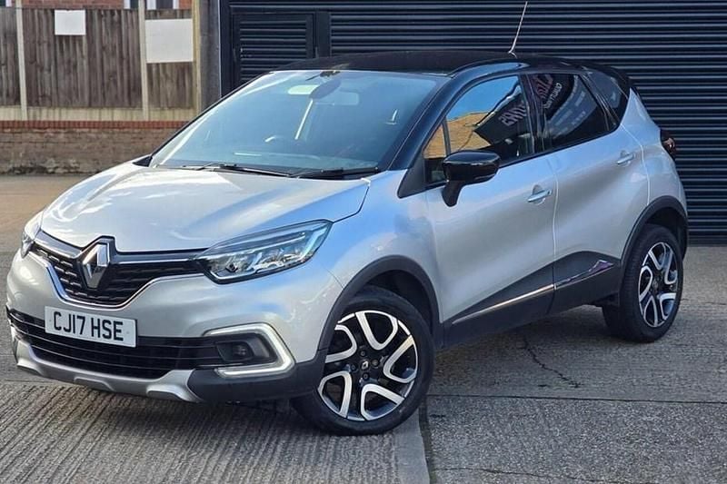 Used Renault Captur Dynamique 90 HP (66 kW) 2017 Silver/black SUV