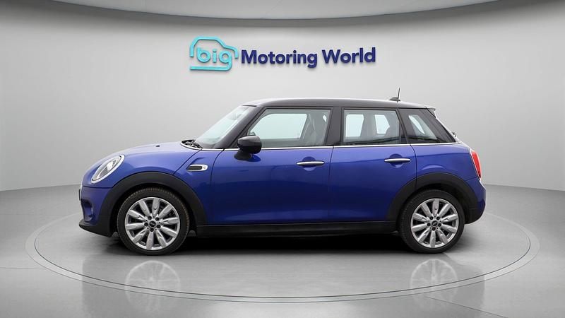 Usado Mini Cooper Exclusive 134 HP (98 kW) 2020 Citadino