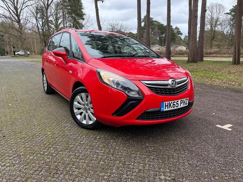 Used Vauxhall Zafira Tourer Design Edition 140 HP (102 kW) 2016 Red MPV