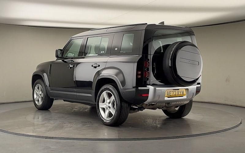 Used Land Rover Defender SE 250 HP (183 kW) 2023 Santorini black SUV