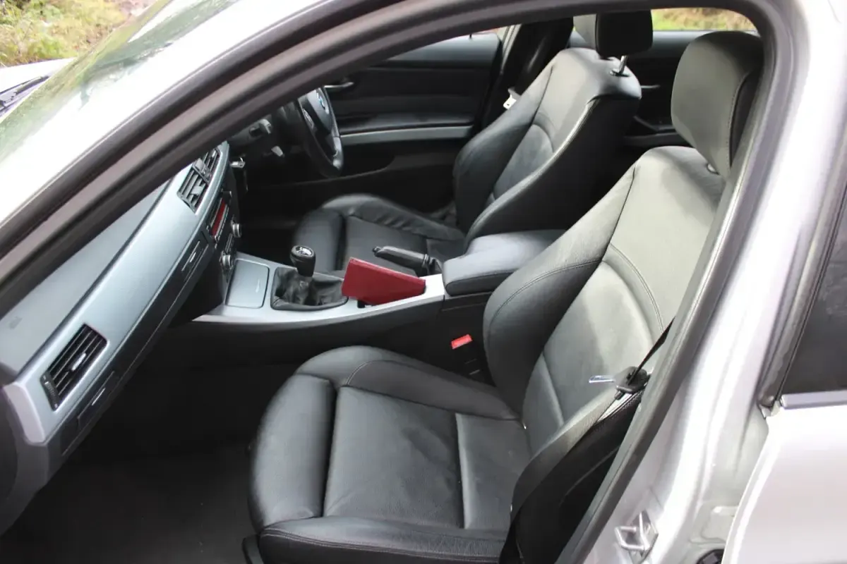 Usado BMW 320 M Sport 2010 Plateado Familiar