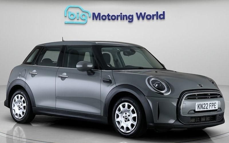 Used Mini ONE Classic 102 HP (75 kW) 2022 Hatchback
