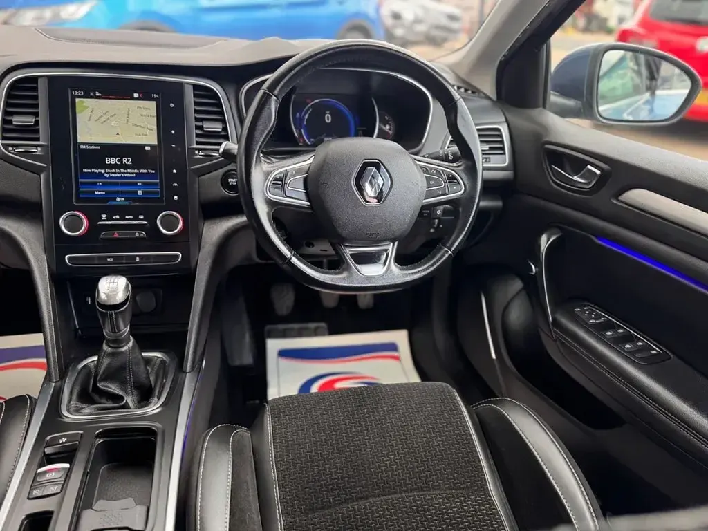 Used Renault Mégane Dynamique 110 HP (80 kW) 2017 Blue Hatchback