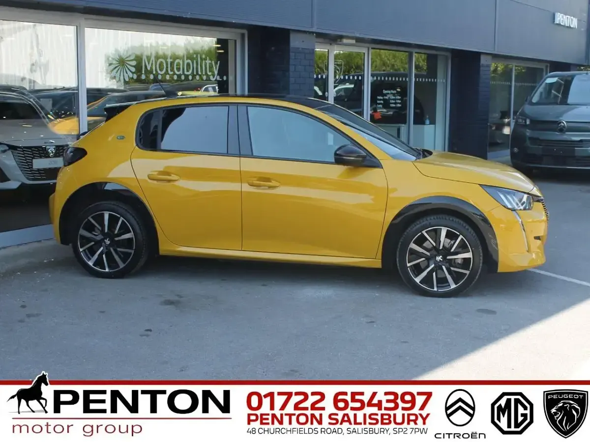 Used Peugeot e-208 GT 100 kW (136 HP) 2023 Yellow Hatchback