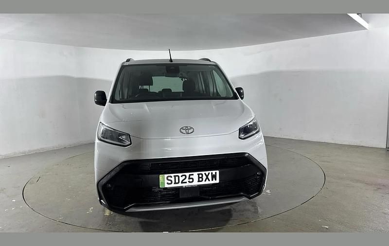 Used Toyota Proace Verso City 100 kW (136 HP) 2025 White Estate