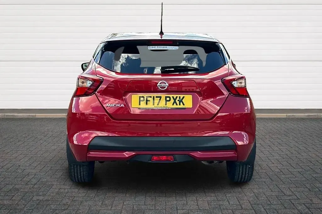 Used Nissan Micra N-Connecta 90 HP (66 kW) 2017 Red Hatchback