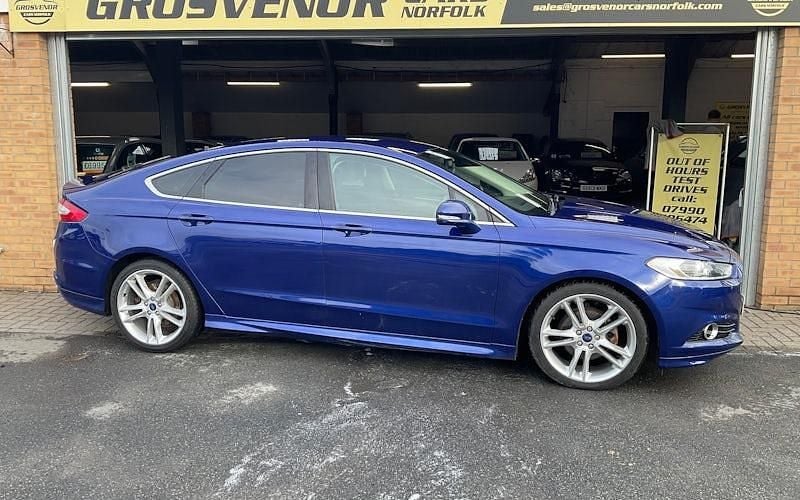 Used 2017 Ford Mondeo Titanium Hatchback | £11,995 (Good price) - Image 1/4