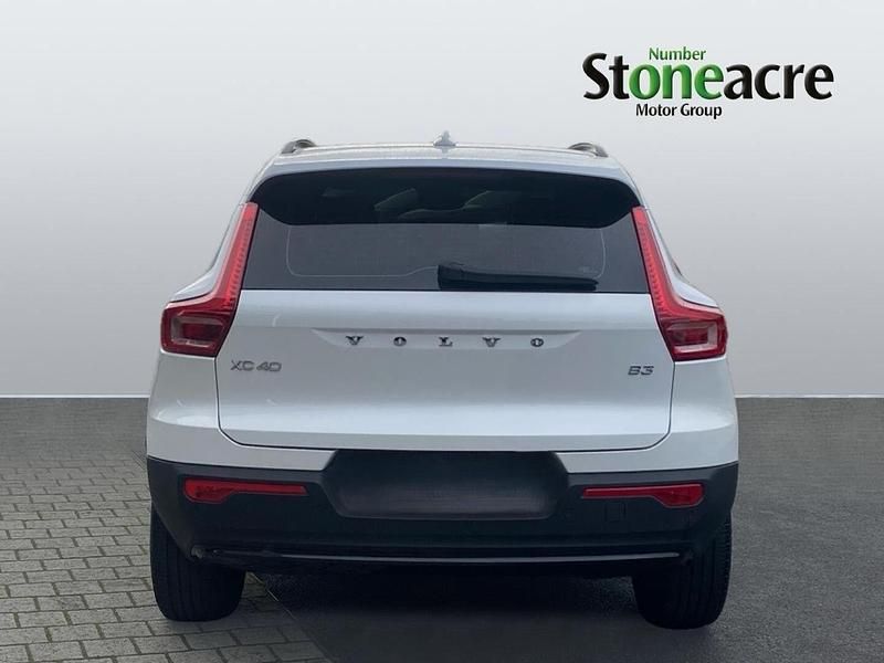 New Volvo XC40 Plus 163 HP (119 kW) 2026 White SUV